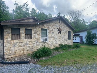 2821 Rauchtown Rd