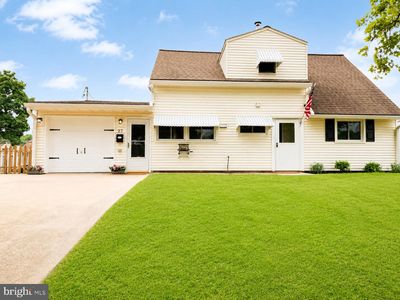 27 River Ln