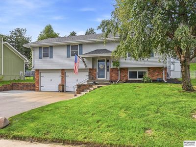 Property at 919 Bordeaux Ave, Bellevue, NE