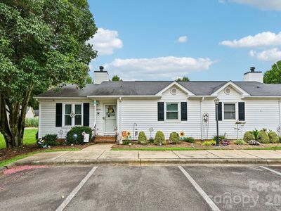 6042 Crape Myrtle Ln