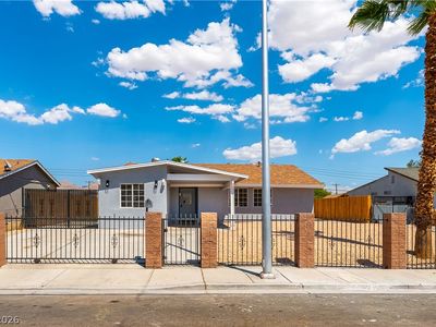 34 Del Amo Dr