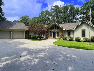 Property at 156 Thundering Waters Dr, Cornelia, GA