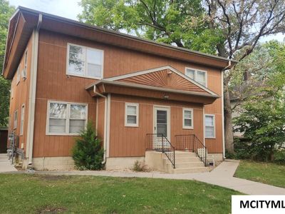 210-212 4th St NE