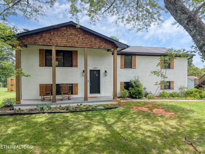 1207 Lenore Ln