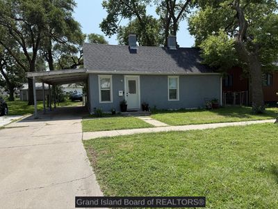 713 W 7th St