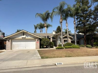 9400 Foxglen Ct