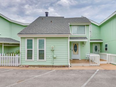 624 Harbor Cir