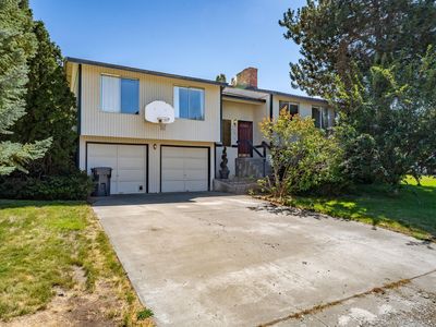 Property at 5043 Swallow Ct, West Richland, WA