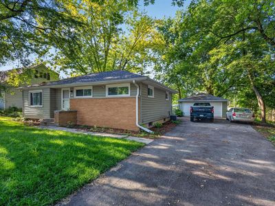 5222 W Hemlock ROAD