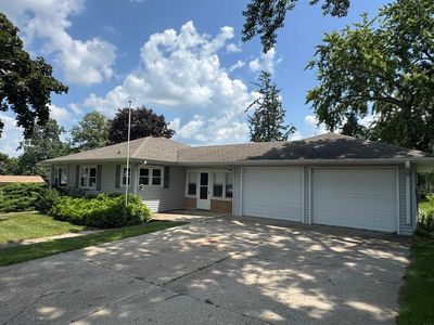 Property at 324 7th St, Aplington, IA
