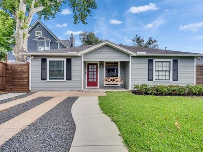 907 Aurora St