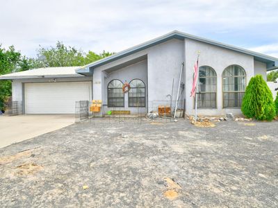 1070 Peach Ct SE