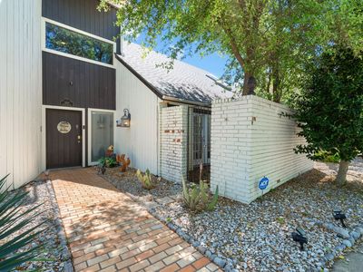 5107 Racquet Club Dr