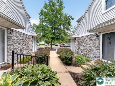 306 Mews Dr