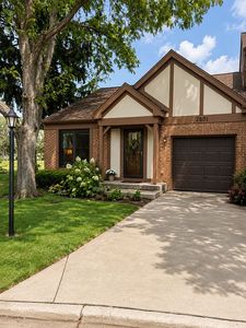 2801 Ashton Ct