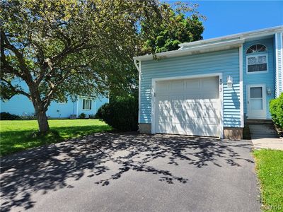 Property at 8413 Fathom Dr, Baldwinsville, NY