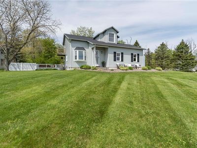 8683 Bayview Dr
