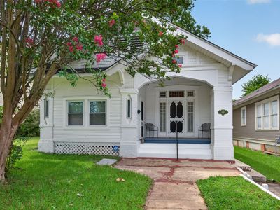 441 College St