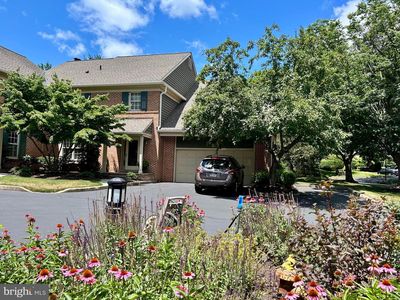 10 Aurora Ct