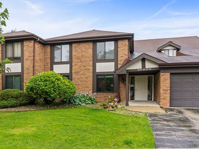 Property at 5824 Doe Cir #5824, Westmont, IL