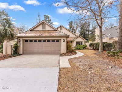 1809 Prestwick Close