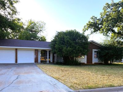 2509 Crescent Dr