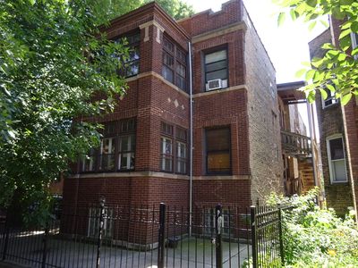 4322 N Hoyne Ave