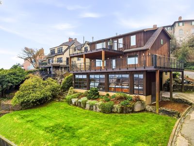302 NW Albemarle Ter