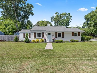 15 Anita Dr