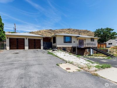 801 Tulip Street