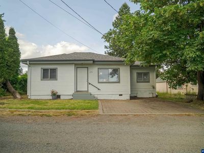 270 Gwinn St W