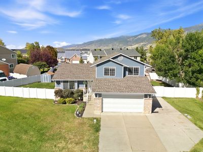 934 W Meadowlark Ln N