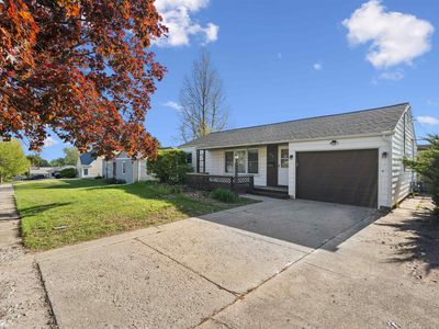 Property at 916 S 8th Ave, Marshalltown, IA