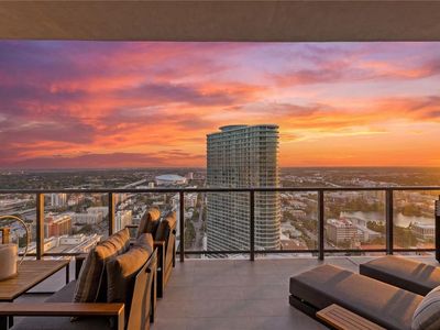 275 1ST AVENUE S #3906
