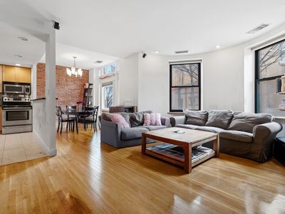 79 Gainsborough St Unit 103