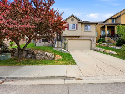 2986 E Lookout Dr