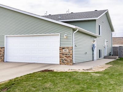 983 42nd Ave W