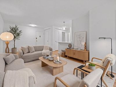 5425 Valles Ave APT 2M
