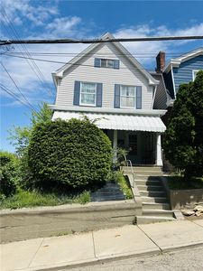 417 Eureka St