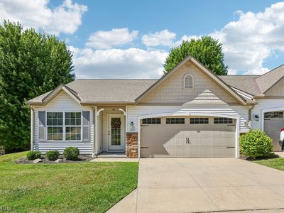 323 Lake Breeze Cv