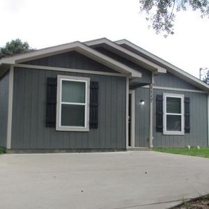 1117 Birdsong St