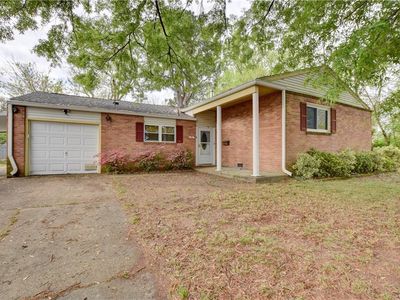 50 Banister Dr