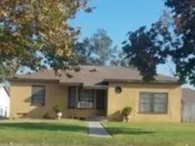 Property at 10000 Greenacres Dr, Bakersfield, CA