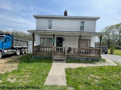83 3rd St