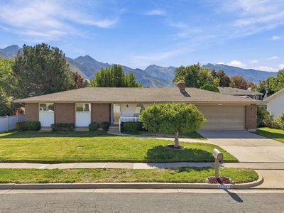 2524 E Camelback Rd