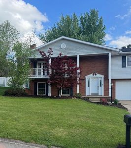 Property at 190 Greentree Dr, Saint Clairsville, OH