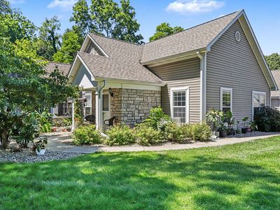 468 Ashton Lake Dr