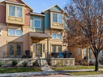 810 N Farmington Xing