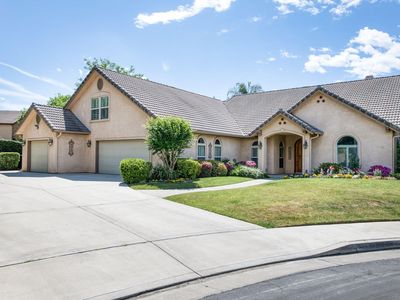 4907 W Lakewood Court