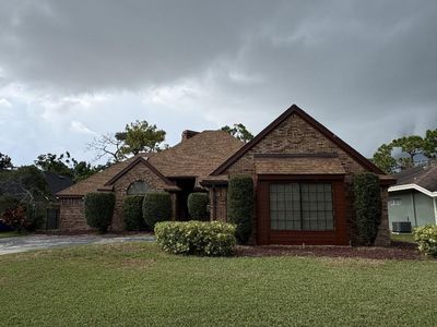 10484 Longwood Dr